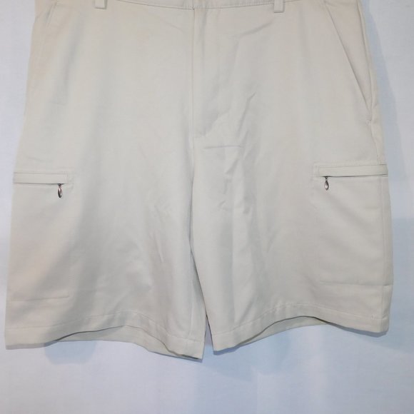 IZOD Golf FlexSwing Mens 34 Beige Flat front casual Shorts - Picture 5 of 8